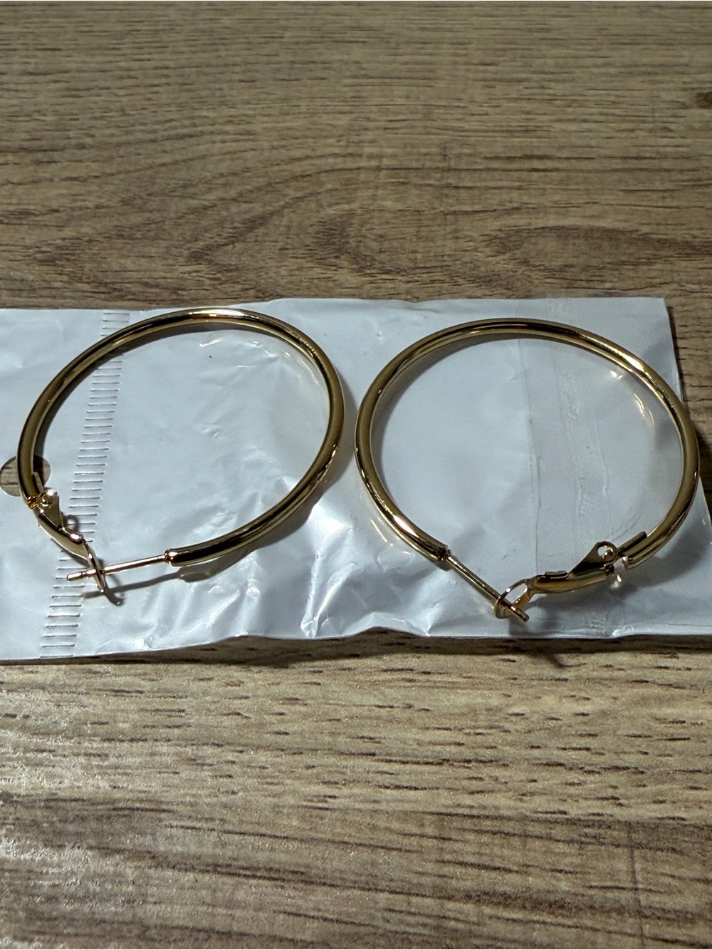 NWOT Source Unknown Polished Gold Hoop Earrings